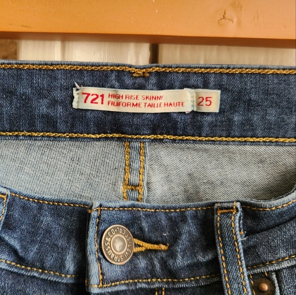 Levi's- 721 High Rise Skinny - Picture 7 of 8